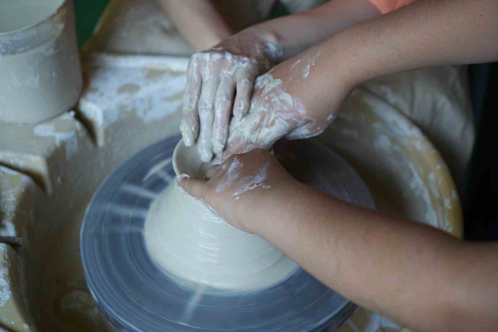 Geleneksel &ccedil;&ouml;mlek&ccedil;ilik minik ellerde hayat buldu