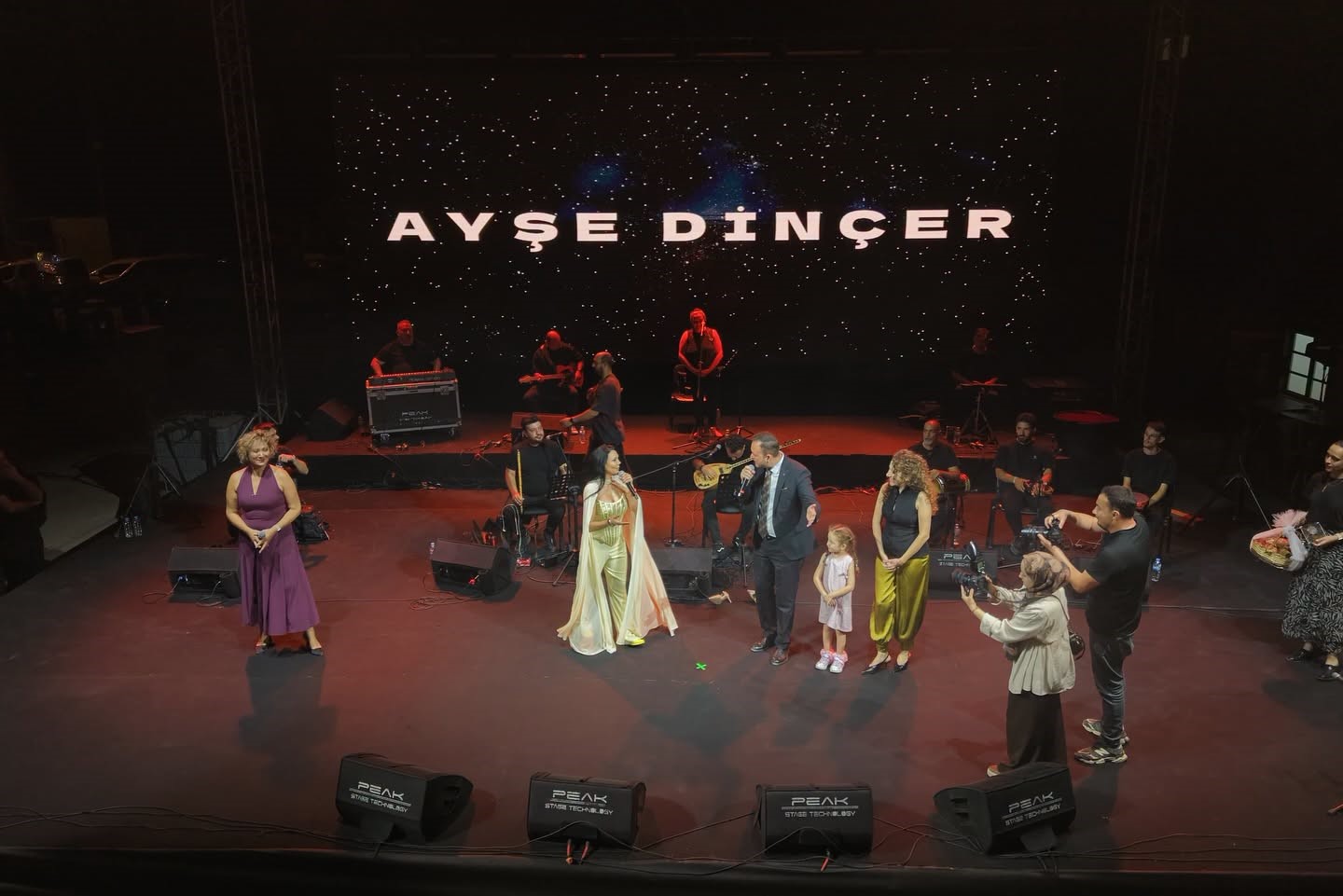 Çivril’de festival coşkusu Ayşe Dinçer ile yaşandı