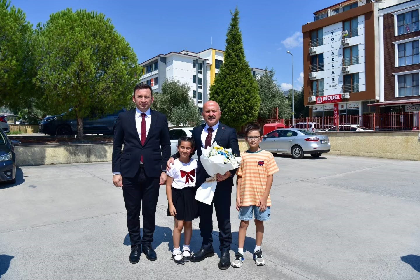 Vali Varol, Buharkent&rsquo;te esnaf ve vatandaşlarla bir araya geldi