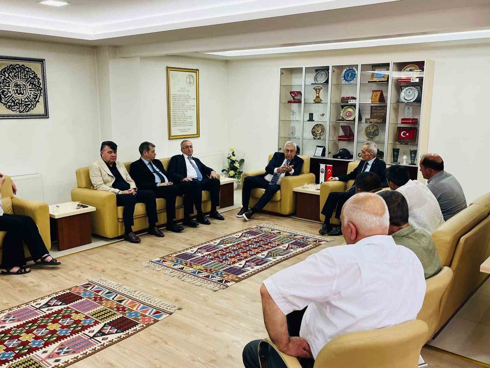 AYESOB Başkanı K&uuml;nkc&uuml;, d&ouml;rt ilde esnaf teşkilatlarıyla buluştu