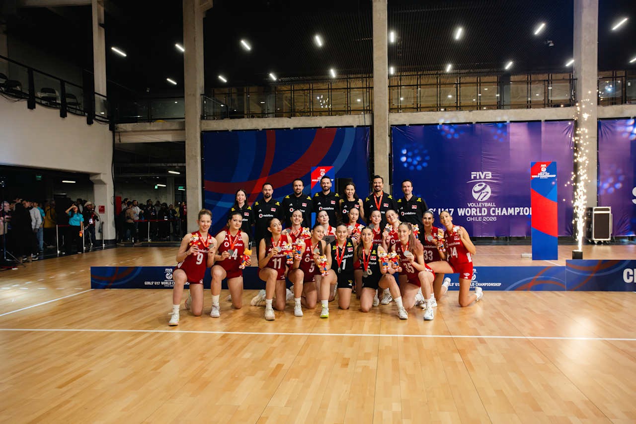 U17 Kadın Milli Voleybol Takımı, d&uuml;nya ikincisi oldu