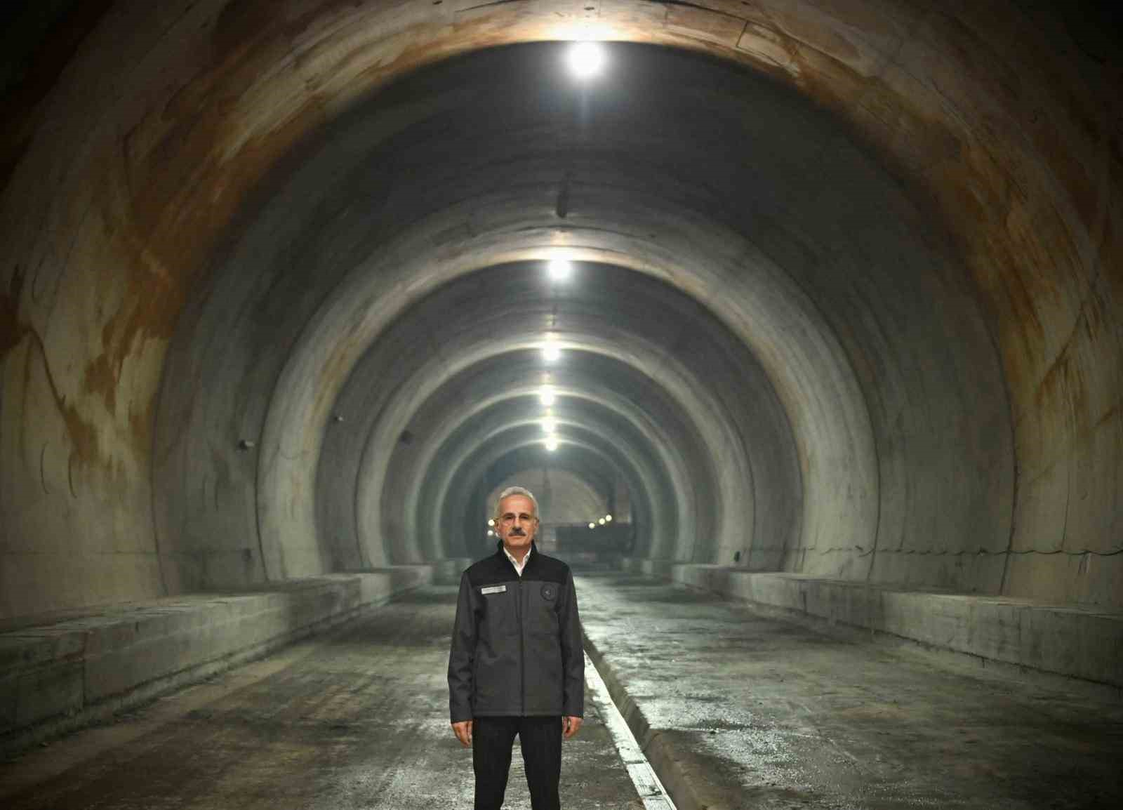 Ankara-İstanbul YHT seferleri yarım saat kısalacak