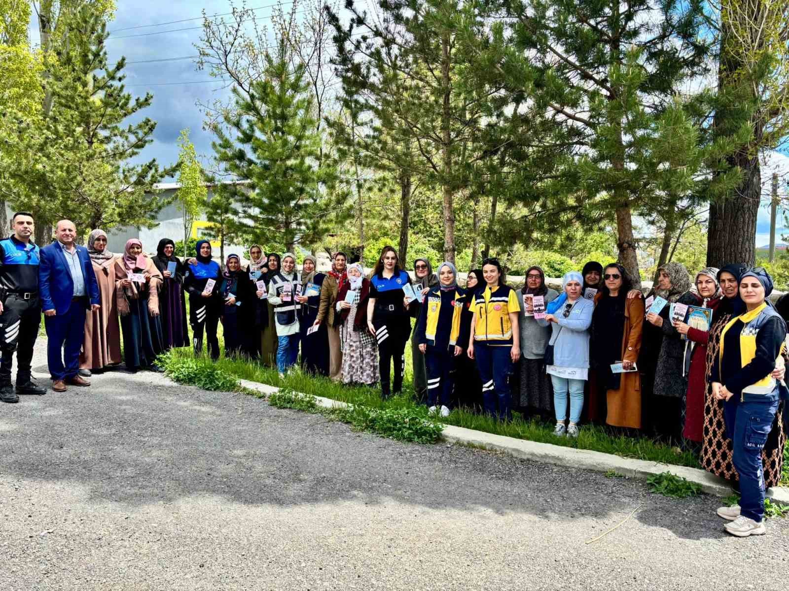 Kars’ta "Emniyetli mahallelerde ilk yardım farkındalığı" projesi vatandaşlarla buluştu