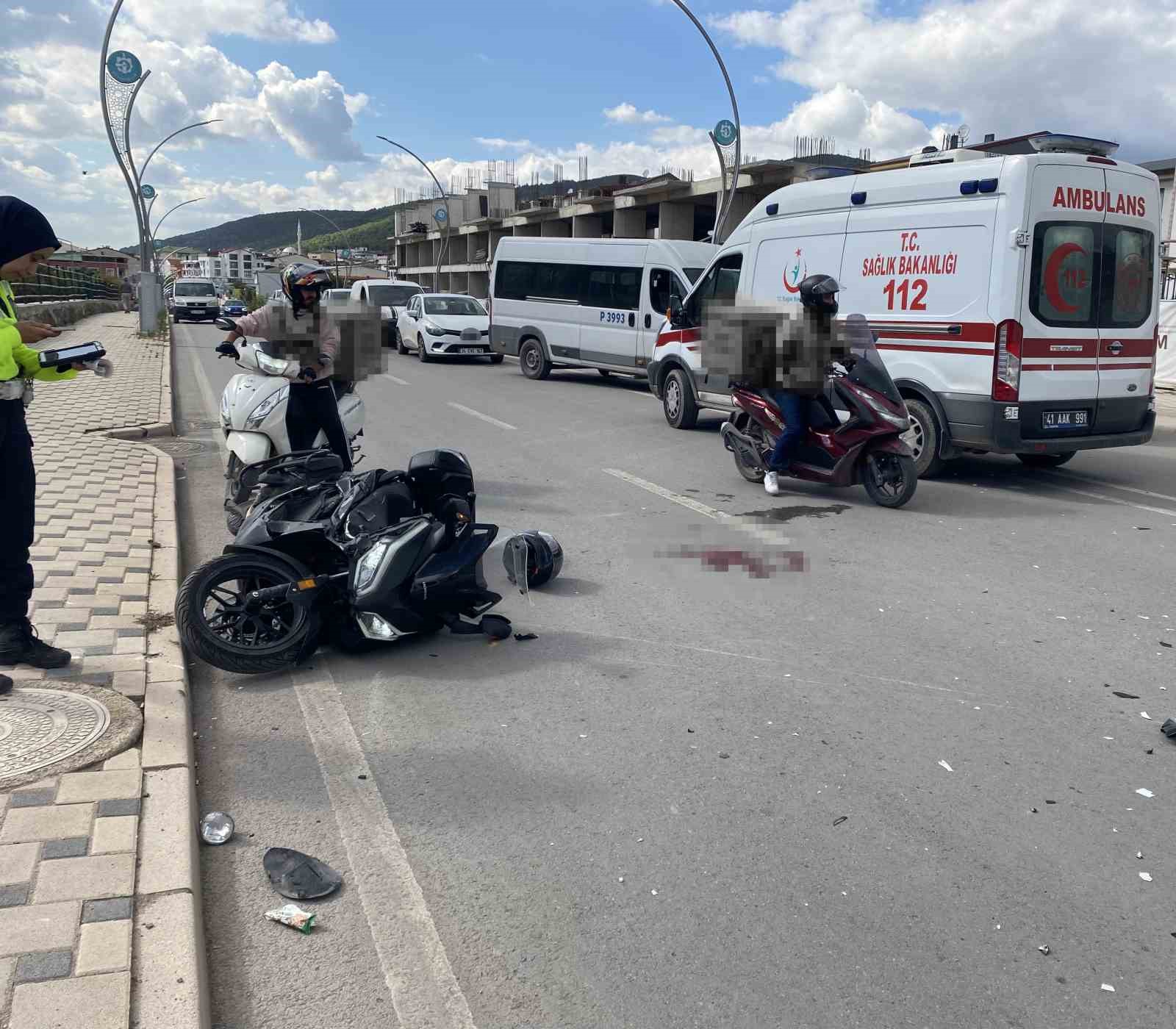 Hafif ticari araç ile çarpışan motosikletli ağır yaralandı