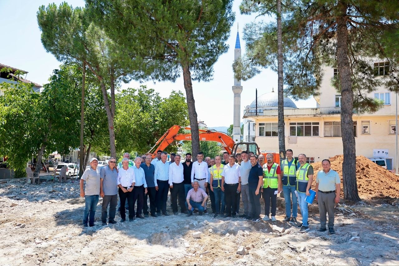 Başkan &Ccedil;avuşoğlu&rsquo;ndan Beyağa&ccedil;&rsquo;a &ccedil;ıkarma