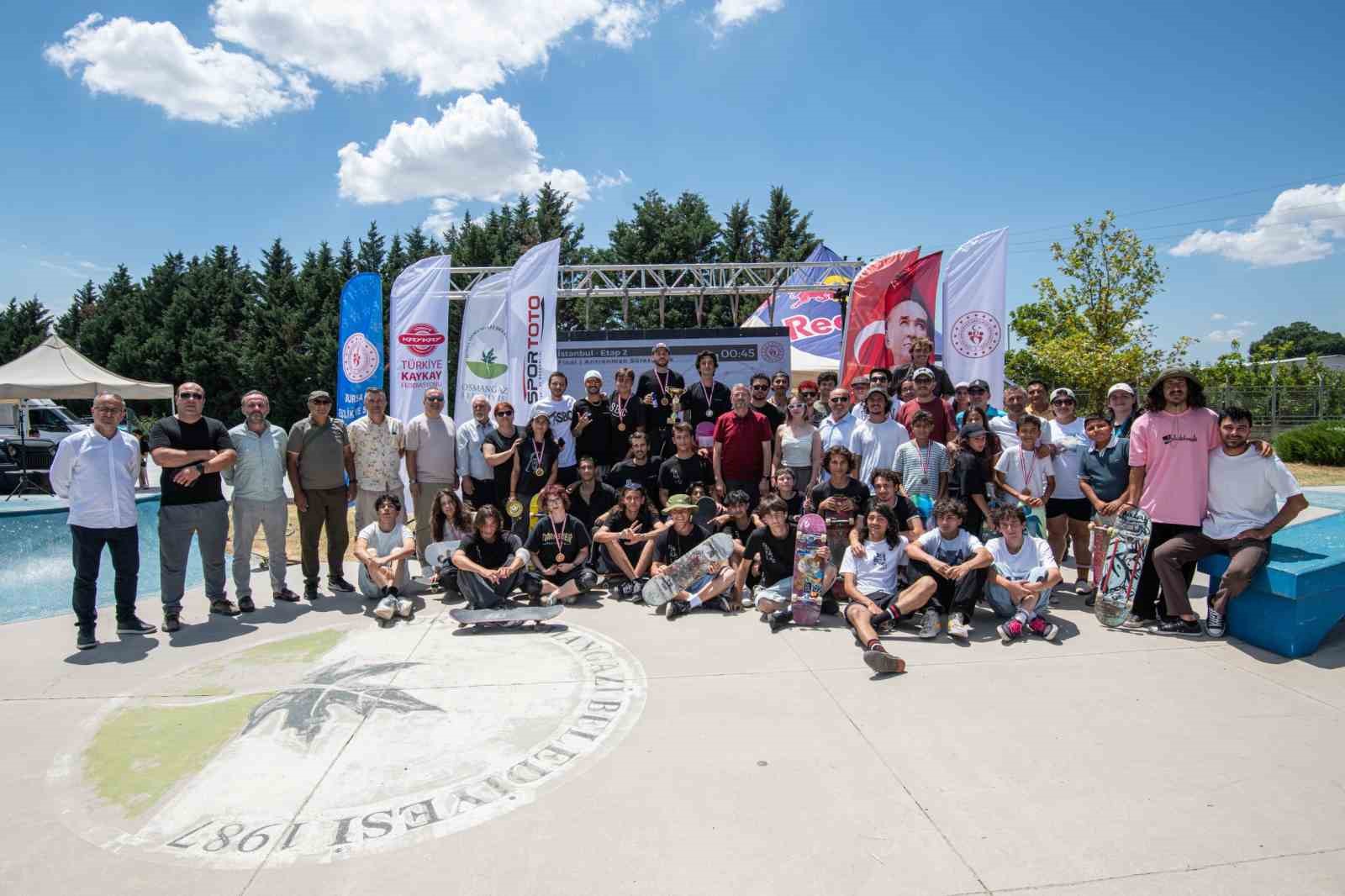 T&uuml;rkiye&rsquo;nin en iyi kaykaycıları Osmangazi&rsquo;de nefes kesti