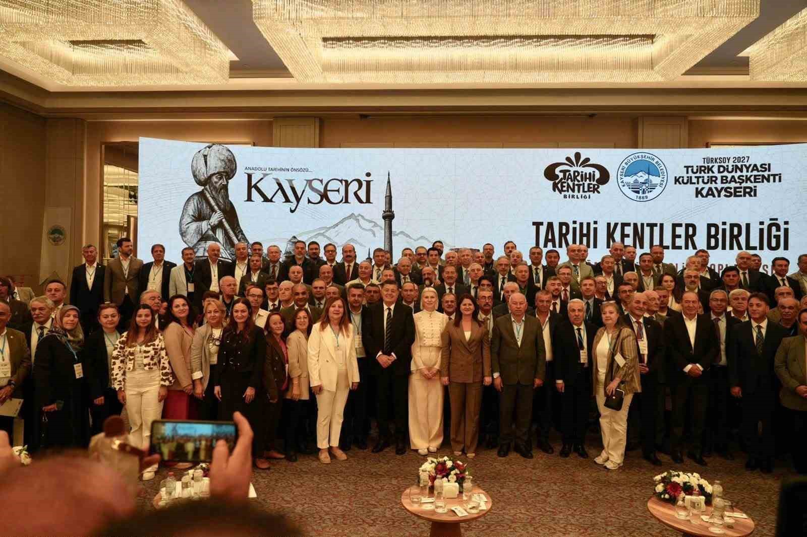 Başkan Subaşı, belediye başkanlarıyla Kayseri&rsquo;de bir araya geldi