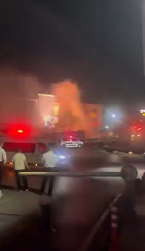 Küçükçekmece’de trafo bomba gibi patladı