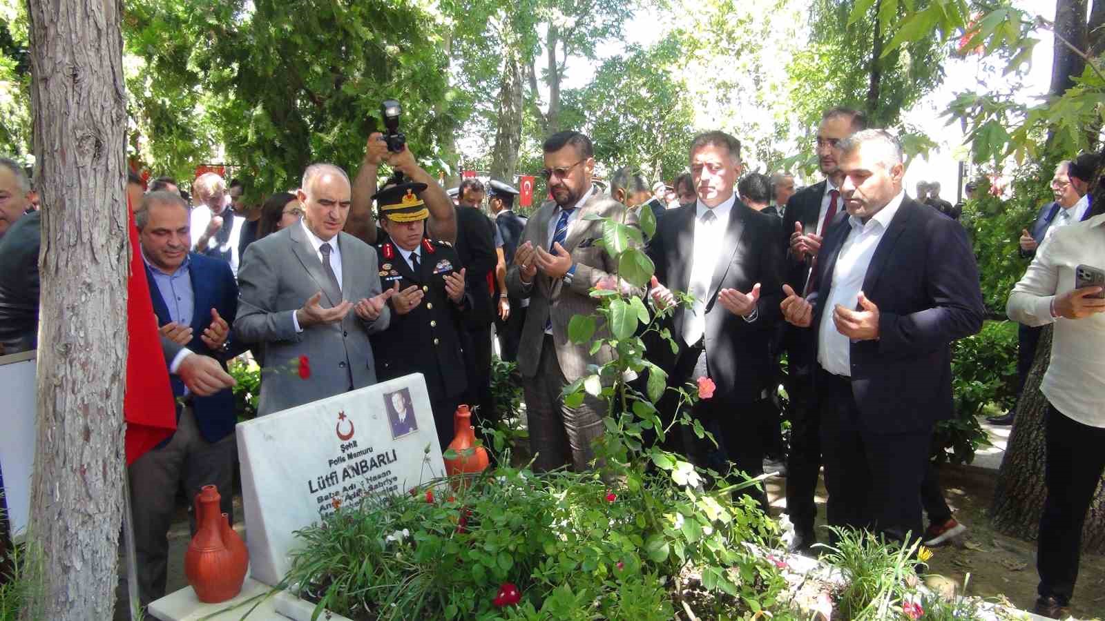 Manisa’da 15 Temmuz şehitleri dualarla anıldı