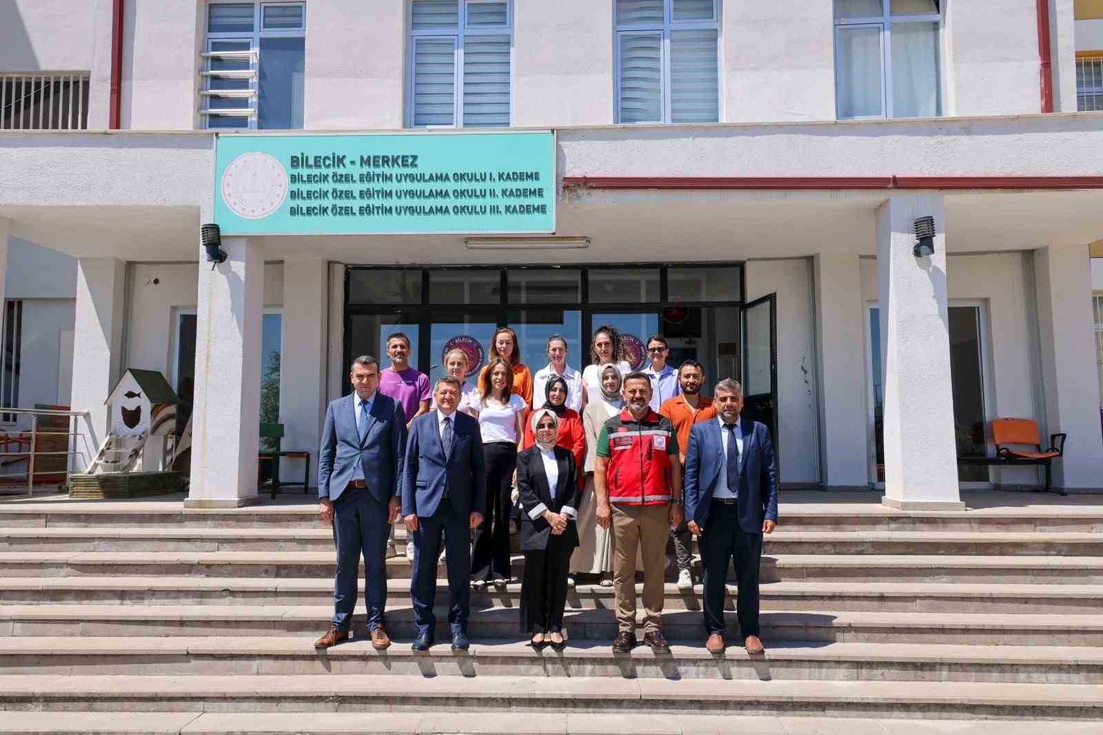 Özel ihtiyaçlı öğrenciler için açılan kurslar yerinde incelendi
