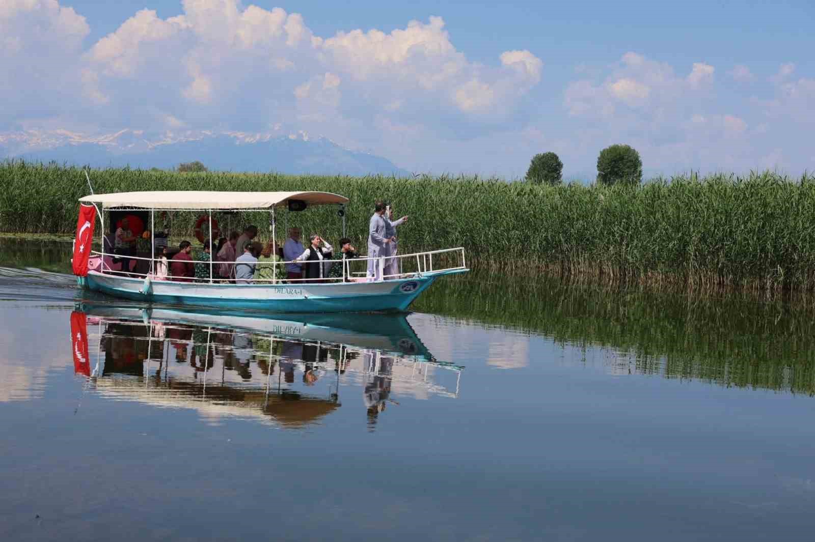 Beyşehir Gölü’nde kardeşlik rüzgarı esti