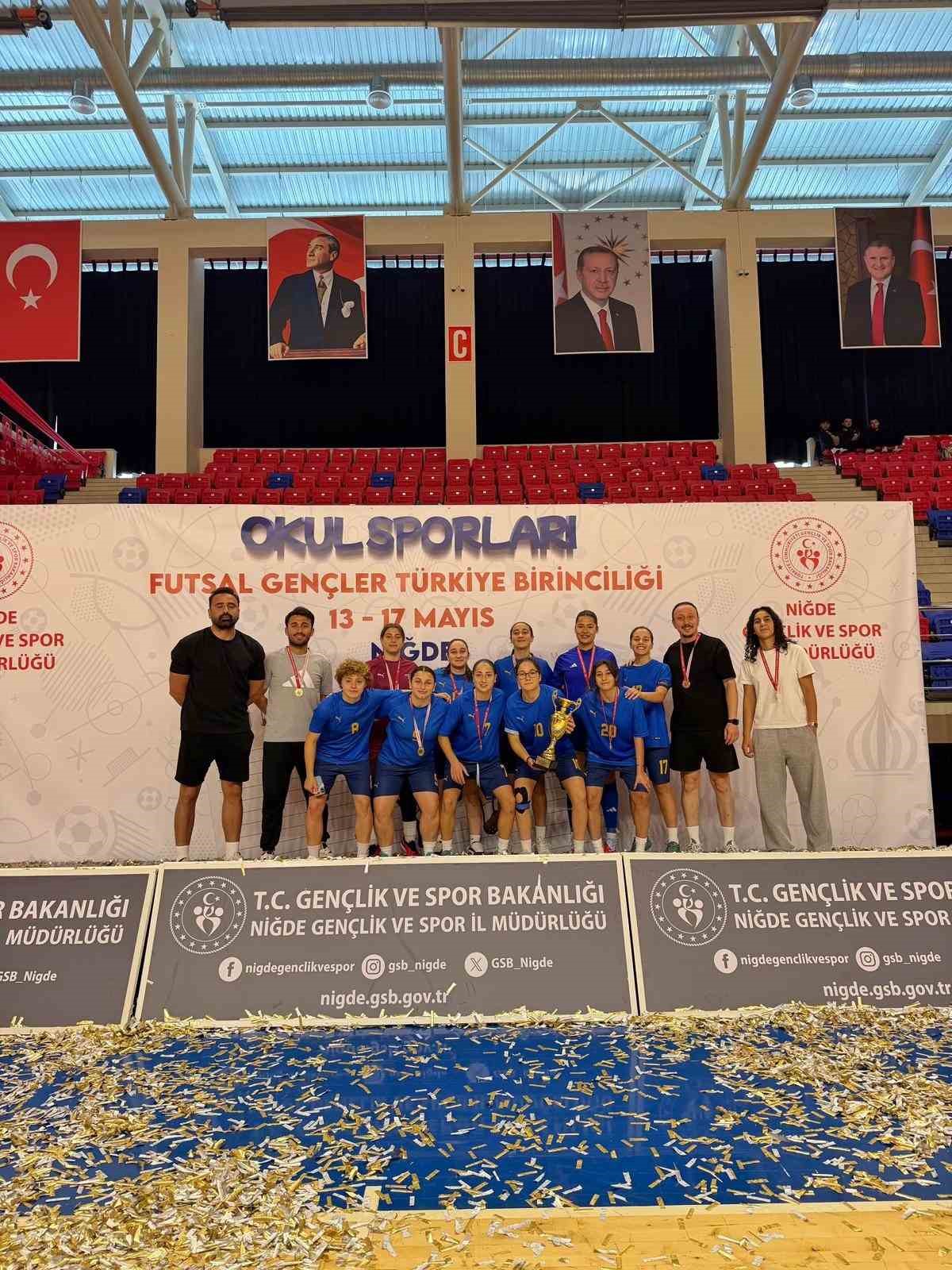 Asiye Ağaoğlu Anadolu Lisesi Kız Futsal Takımı 3&rsquo;&uuml;nc&uuml; kez T&uuml;rkiye Şampiyonu oldu