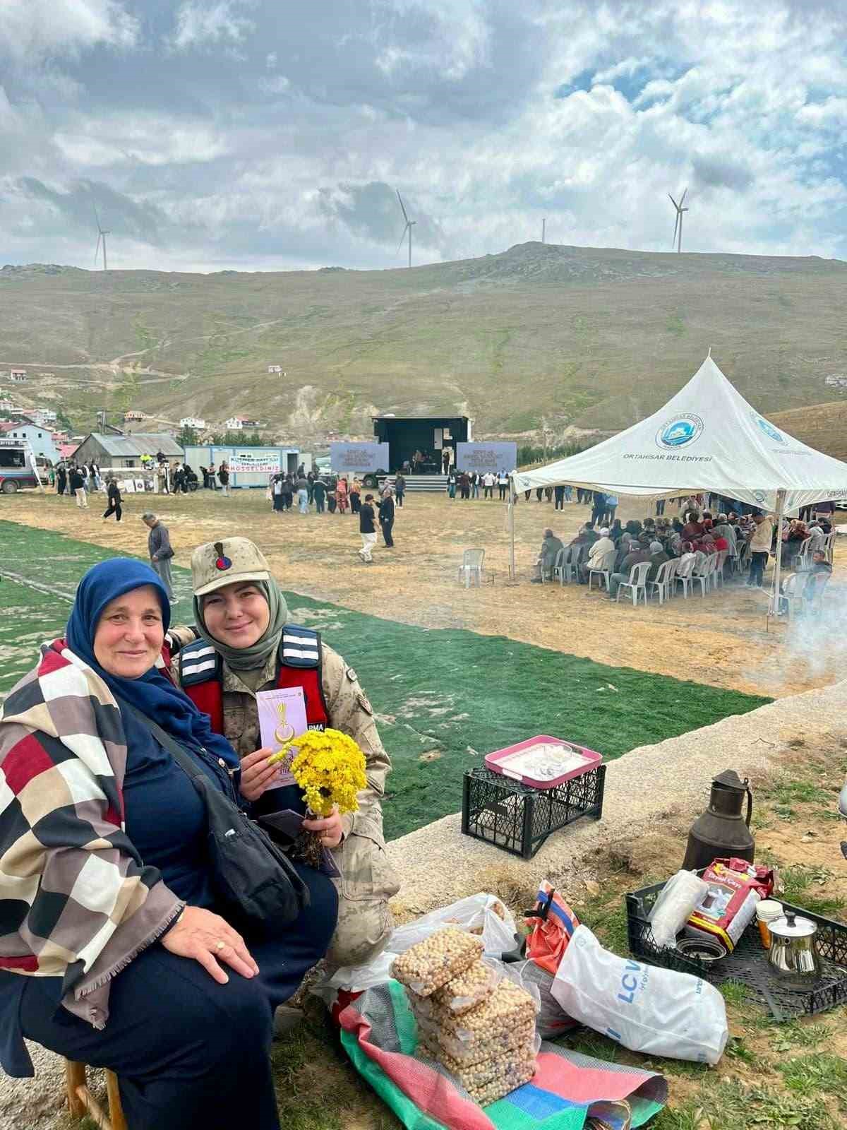 Bayburt&rsquo;ta yayla şenliğinde 763 kişiye g&uuml;venlik bilgilendirmesi