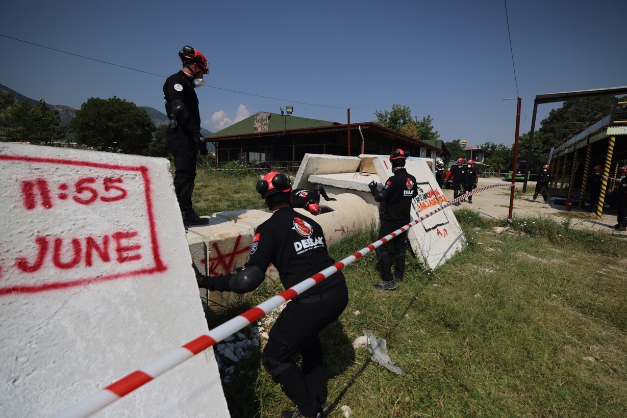 Denizli B&uuml;y&uuml;kşehir&rsquo;in g&ouml;n&uuml;ll&uuml; ekibi artık T&uuml;rkiye&rsquo;nin afetlerinde g&ouml;rev alacak
