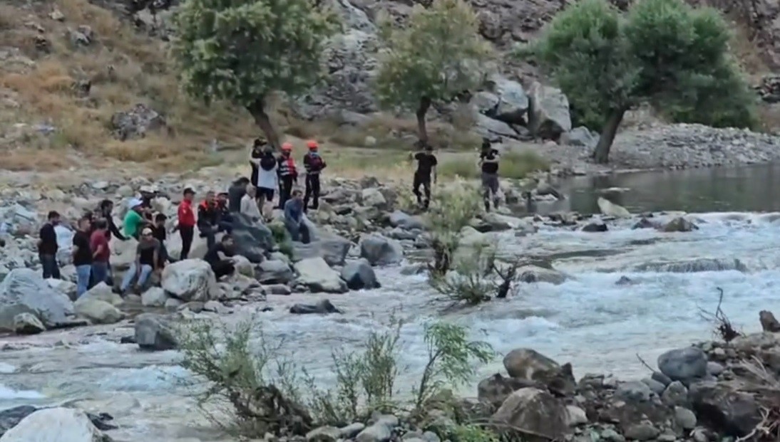 Kayıp şahsı arama &ccedil;alışmalarında Sarım &Ccedil;ayı&rsquo;nın y&ouml;n&uuml; değiştirildi