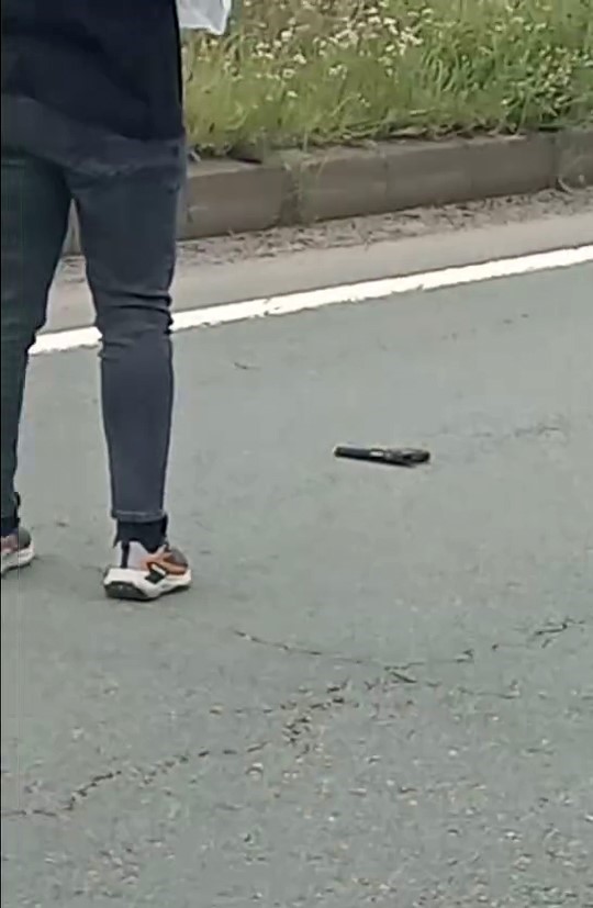 Rize’de yol ortasında tabanca bulundu
