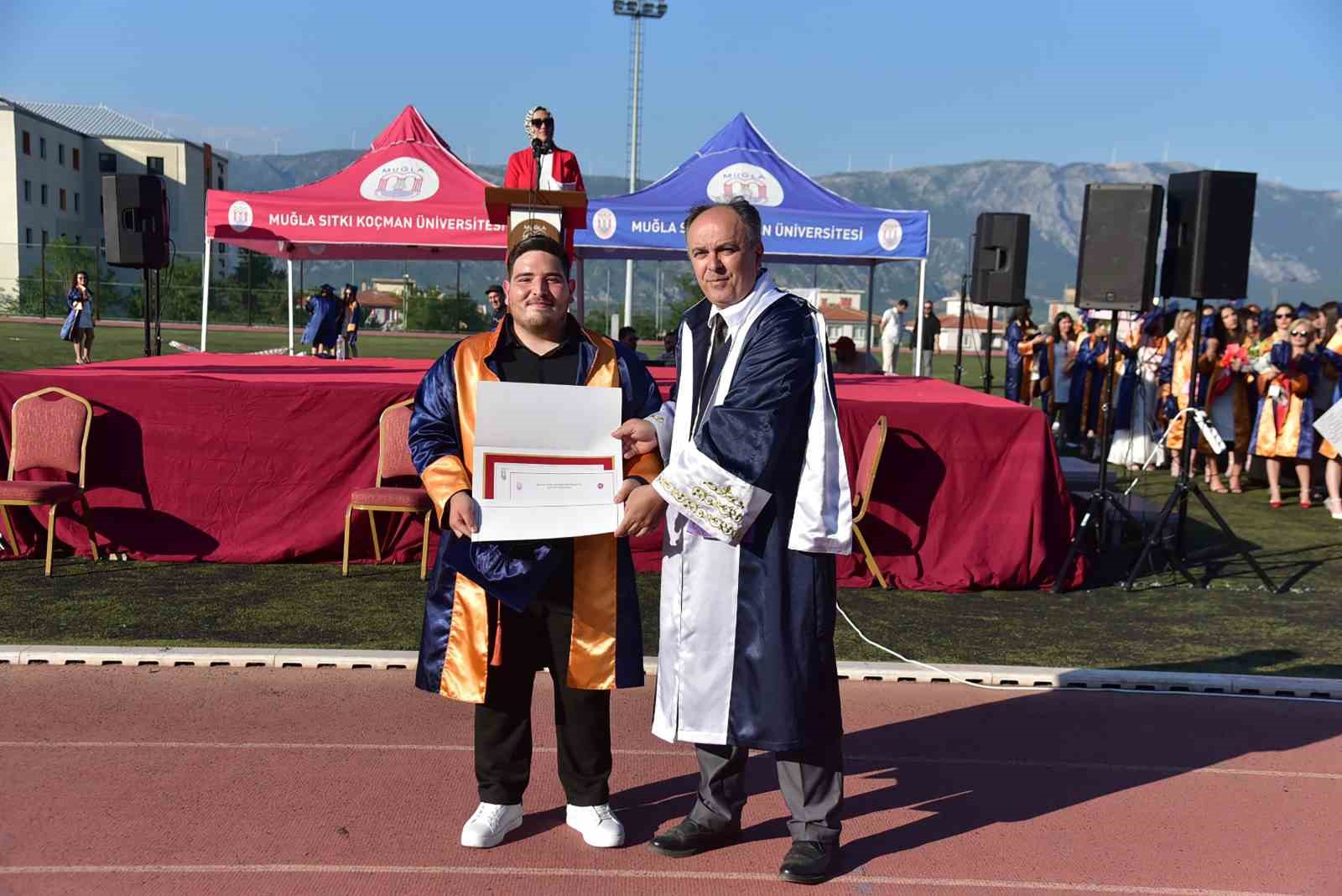 Geleceğin eğitimcileri MSKÜ’den mezun oldu