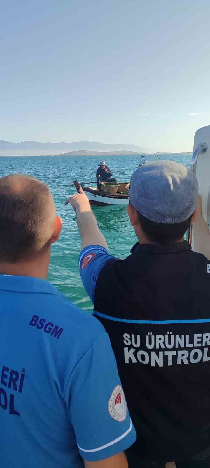 Didim&rsquo;de balık&ccedil;ı tekneleri denetlendi