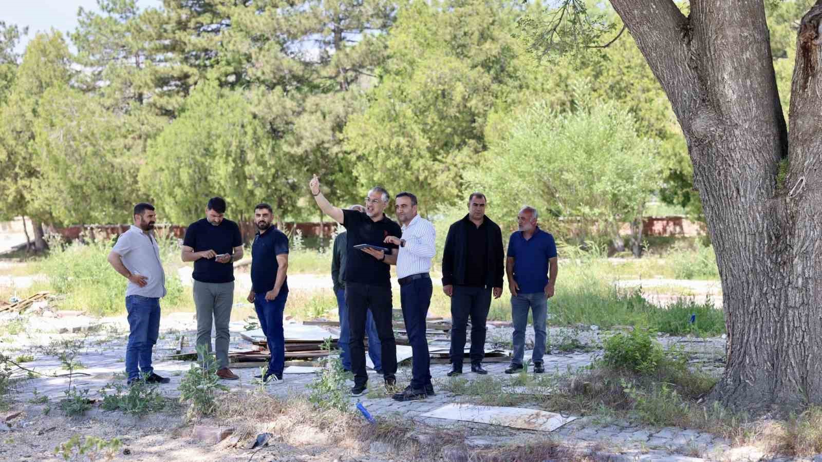 Akçadağ Belediyesi’nin yeni hizmet binasında çalışmalar sürüyor