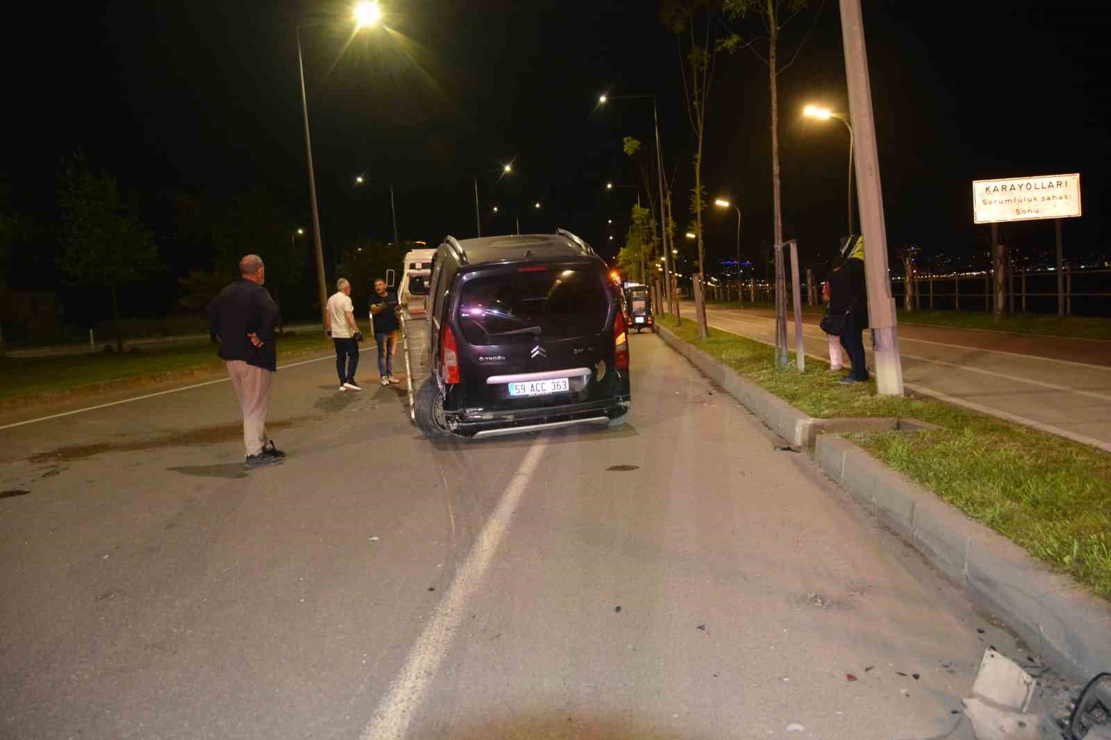 Ordu’da alkollü sürücü park halindeki hafif ticari araca çarptı: 2 yaralı