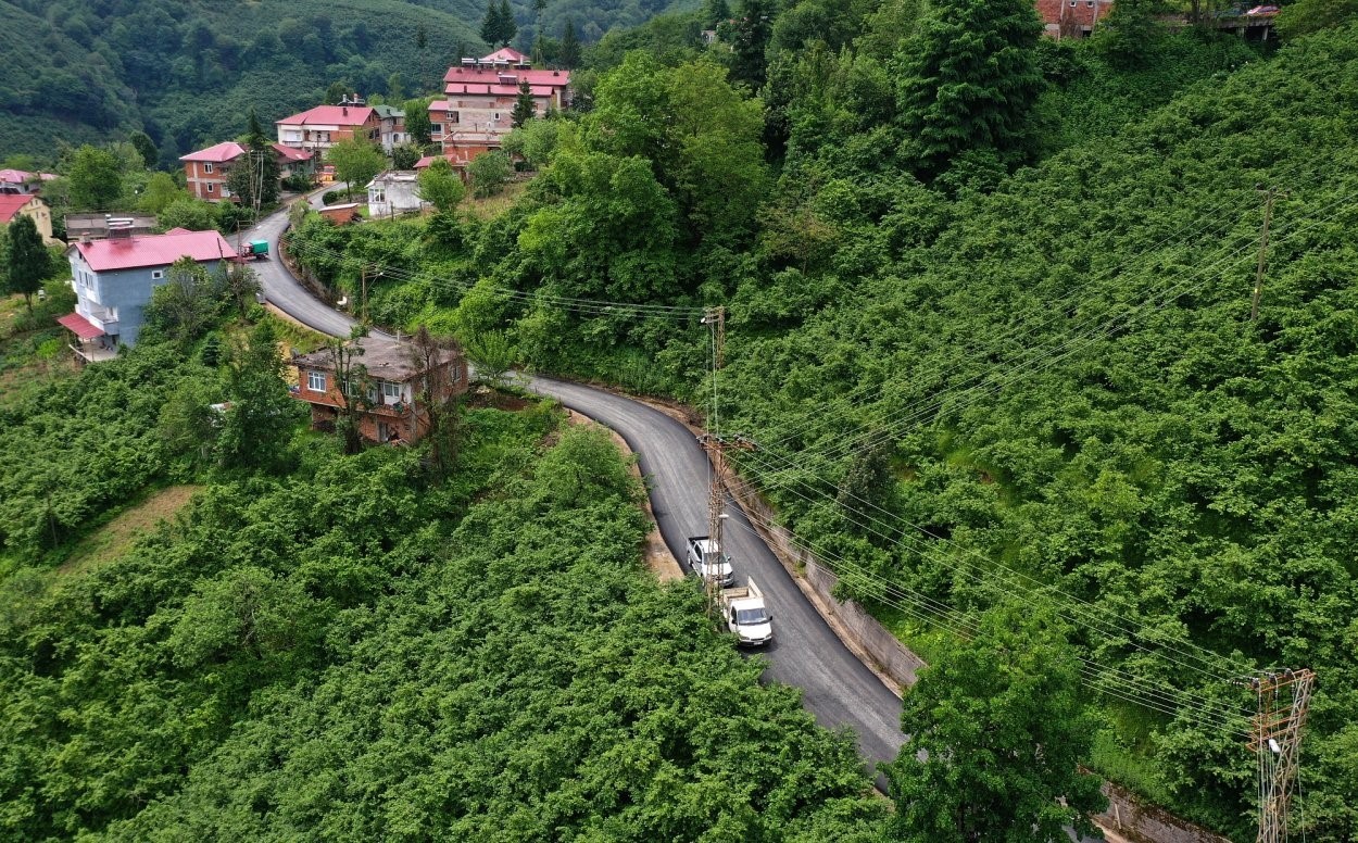 Ordu’nun kırsallarında sıcak asfalt çalışmaları