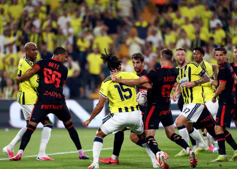 Fenerbah&ccedil;e, Gornik Zabrze karşısında tur peşinde