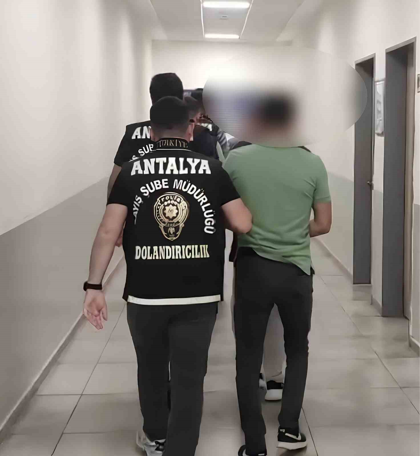 Antalya&rsquo;da 13,5 milyon liralık dolandırıcılık operasyonu: 3 ş&uuml;pheli tutuklandı