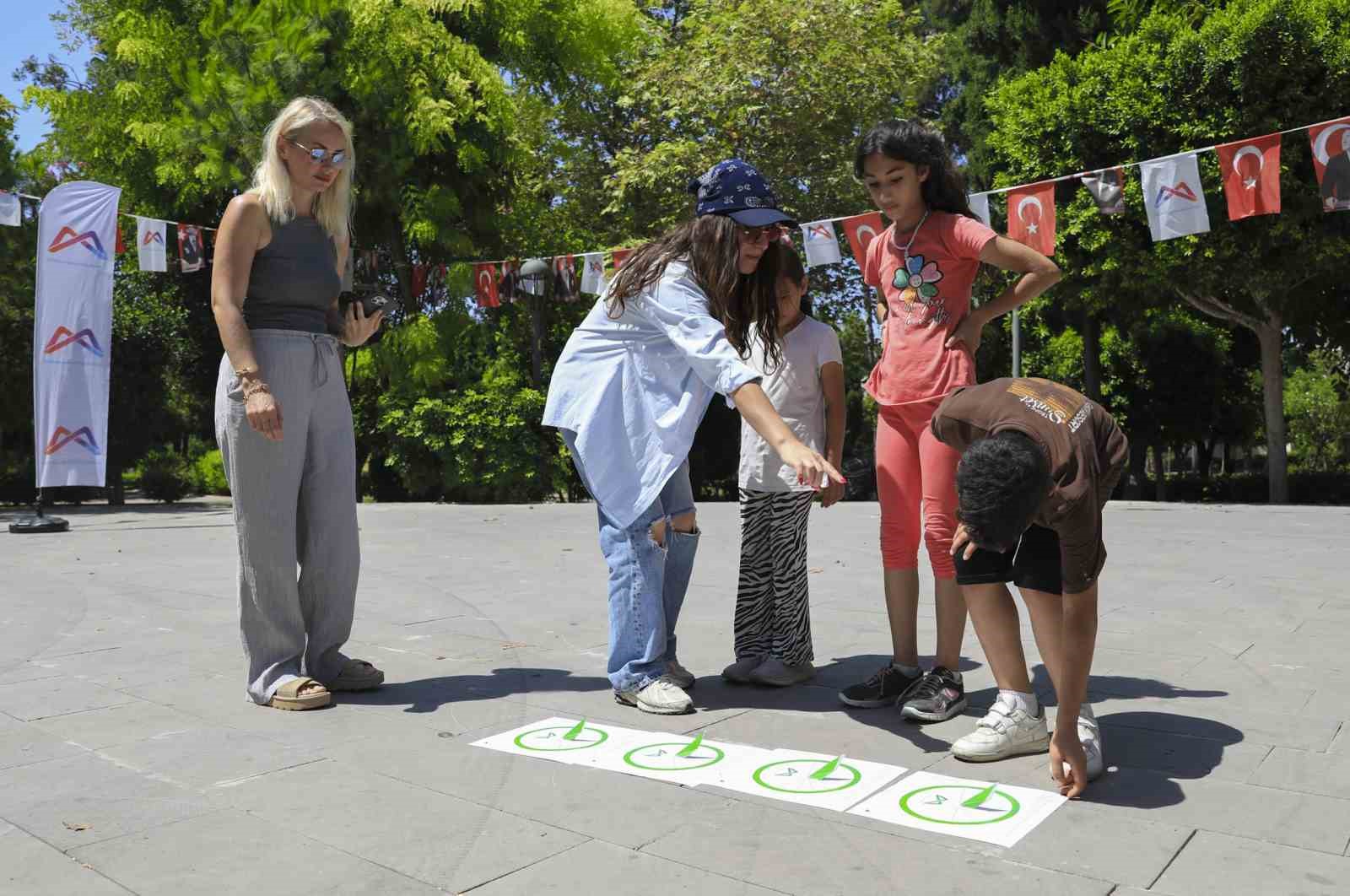 Mersin’de çocuklar teleskopla Güneş’i gözlemledi
