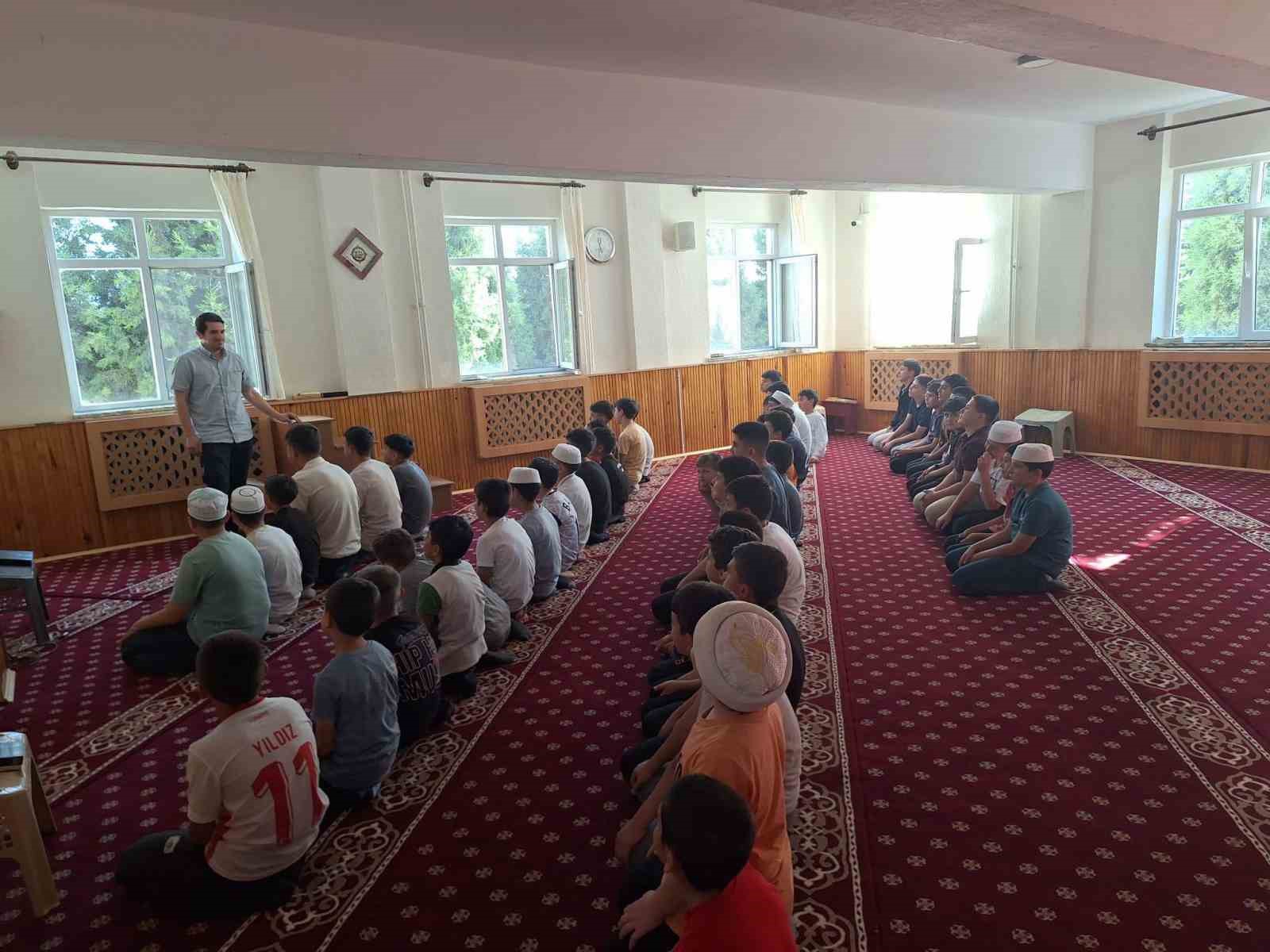 Hafızlık &ouml;ğrencileri teknoloji bağımlılığı konusunda bilgilendirildi