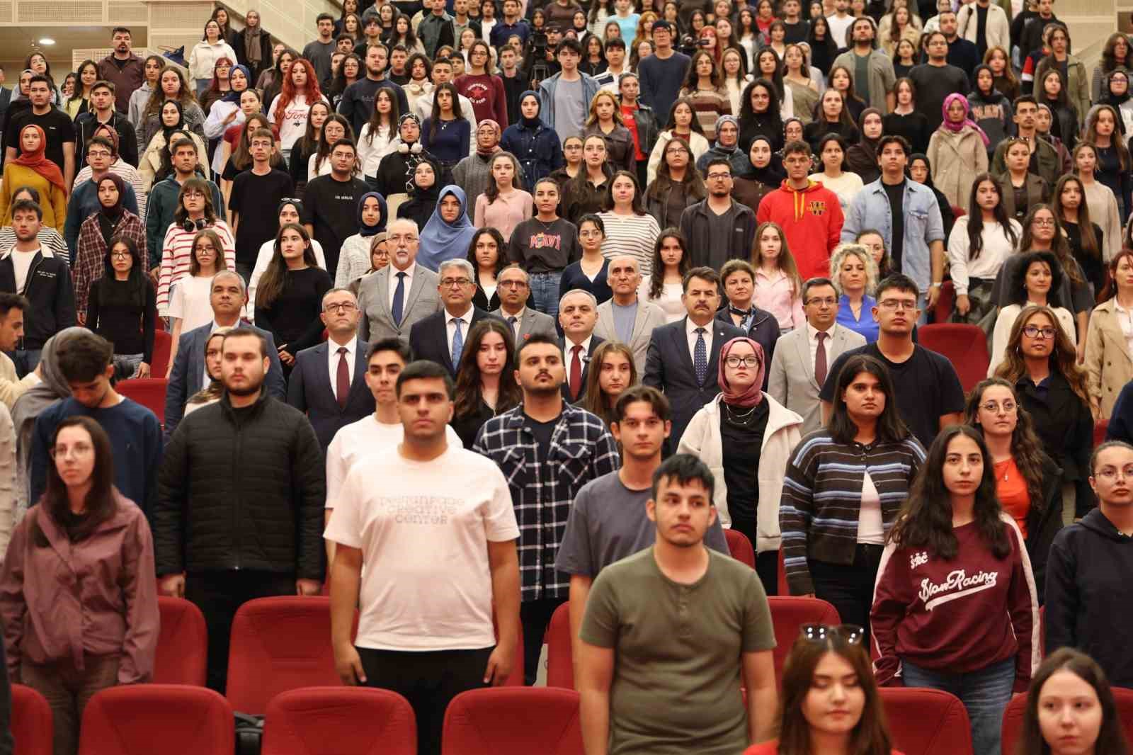 ERÜ’de yeni öğrencilere tanışma programı düzenlendi