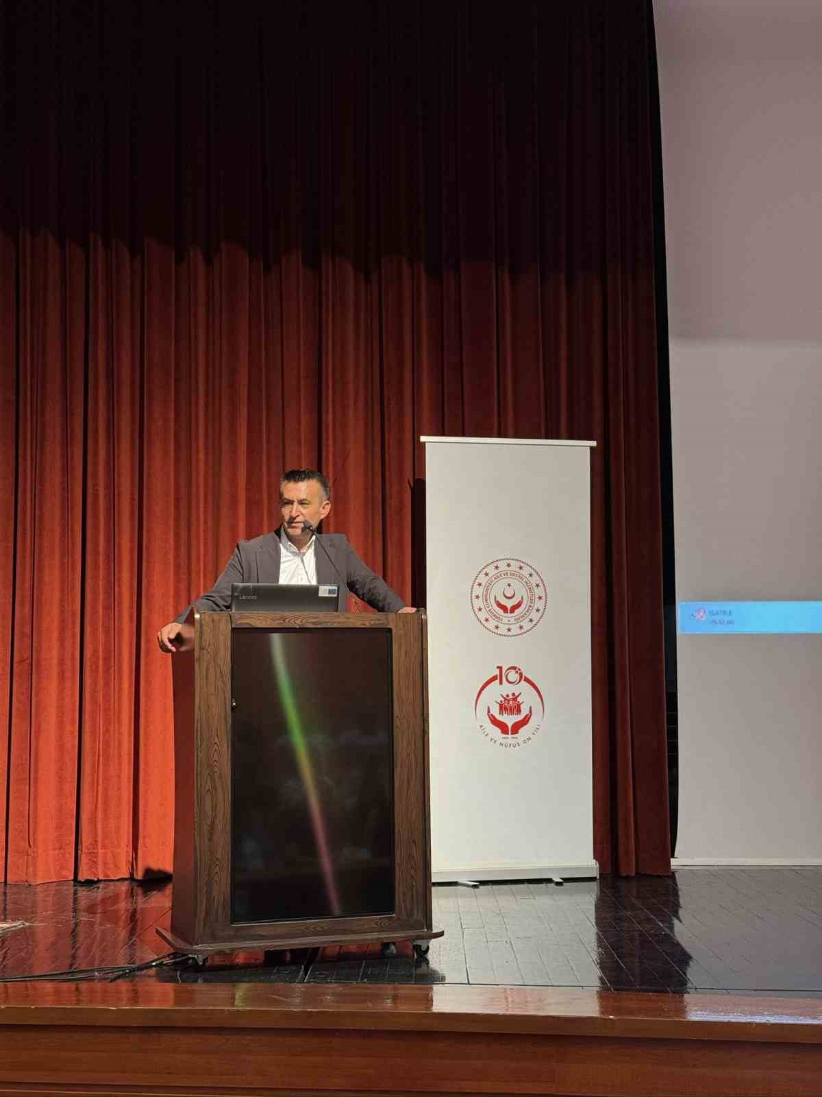 Muhtarlar, kadına yönelik şiddetle ilgili bilgilendirildi