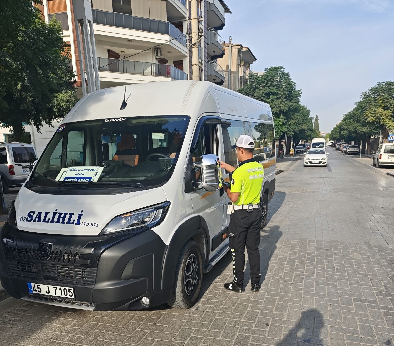 Salihli’de okul servislerine sıkı denetim