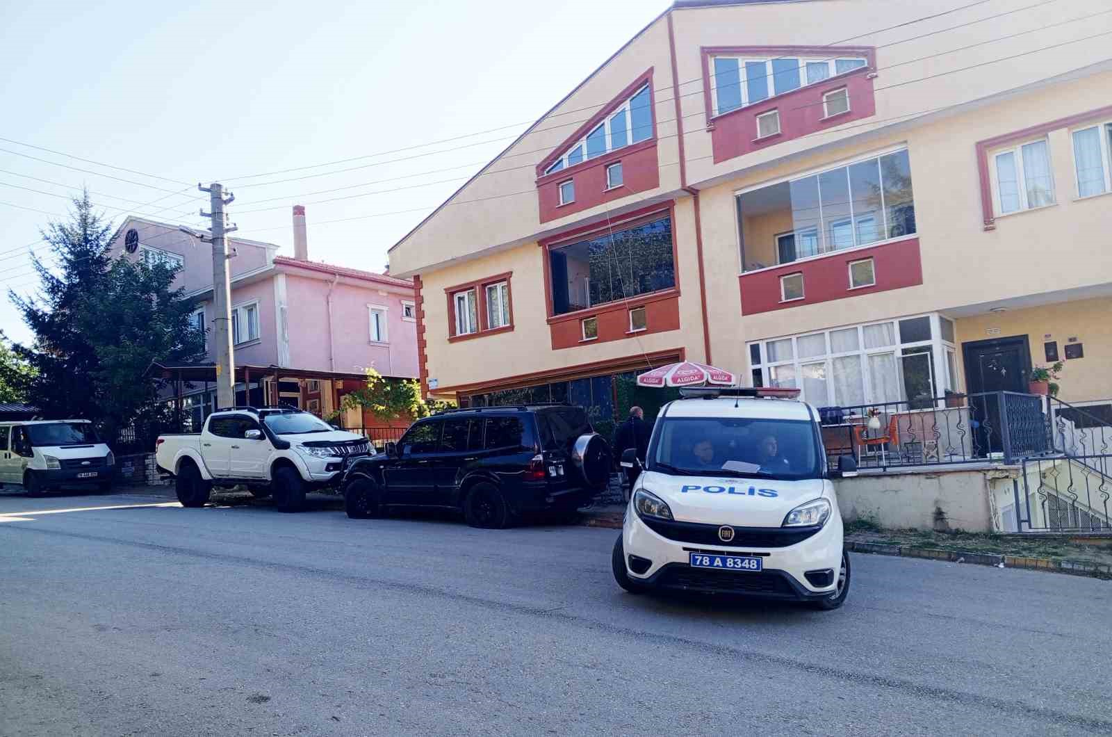 Park halindeki cipin lastiklerine zarar verildi
