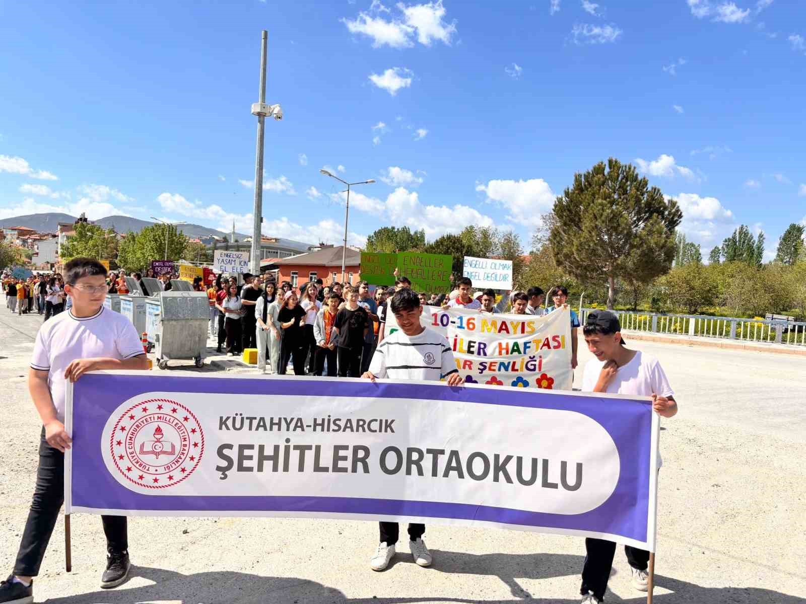 Hisarcık Şehitler Ortaokulu&rsquo;nda Bahar Şenliği