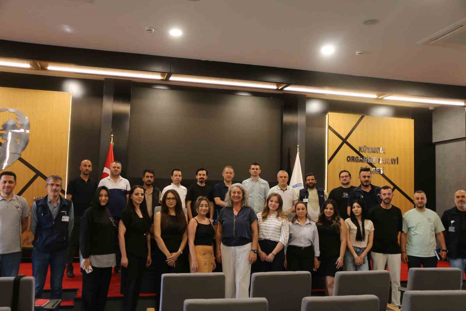 K&uuml;tahya OSB Akademi&rsquo;de "Mavi Yaka &Ccedil;alışan Y&ouml;netimi" eğitimi d&uuml;zenlendi