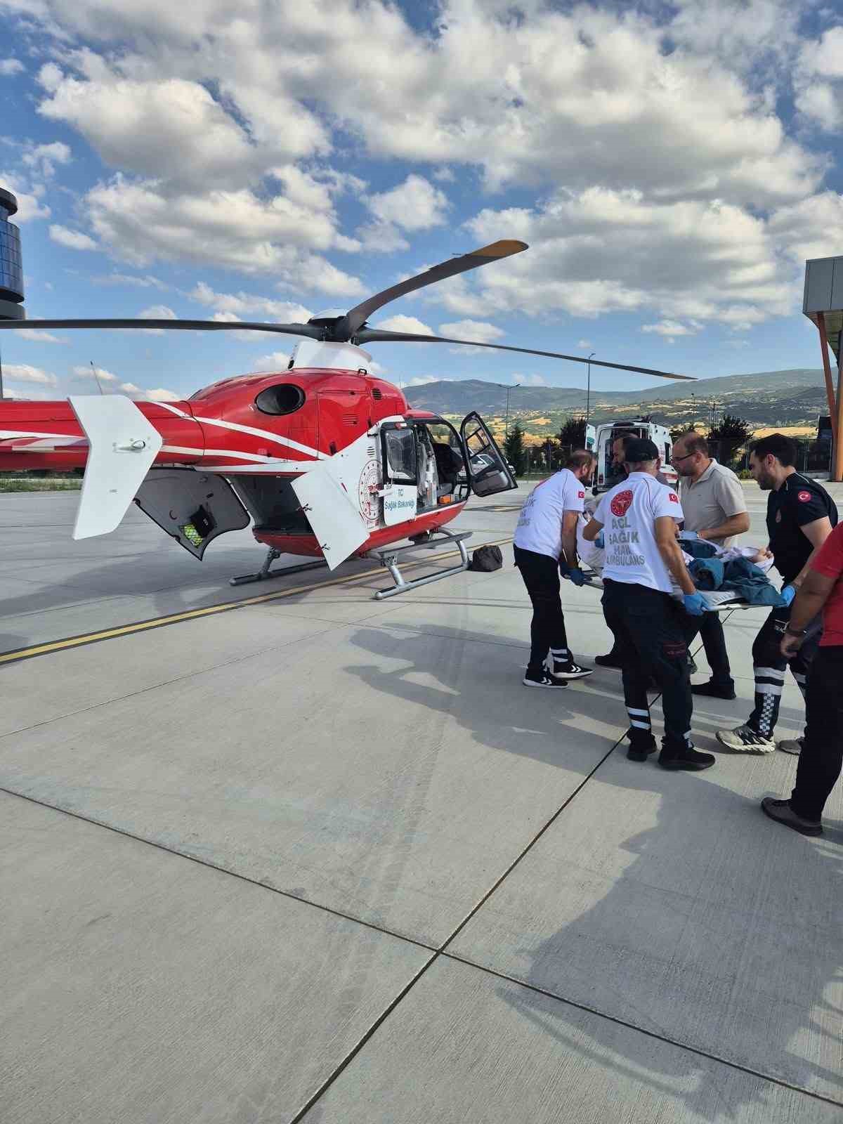 Tokat’ta tedavi gören yaşlı kadın helikopter ambulansla Konya’ya sevk edildi