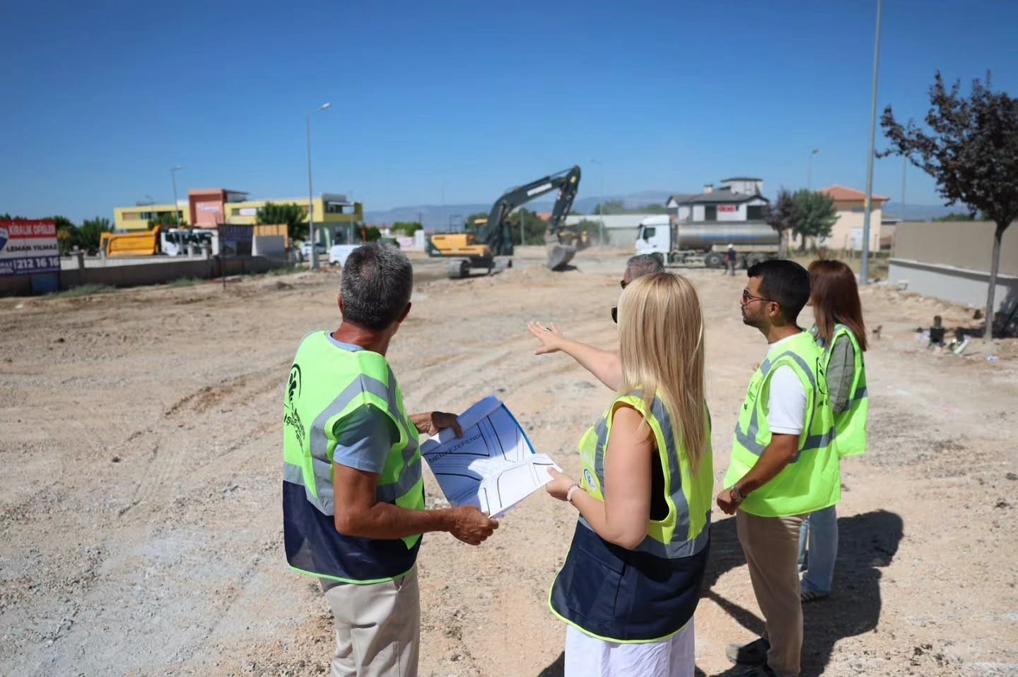 Merkezefendi’de akıllı kavşak ve üst yapı çalışmaları devam ediyor