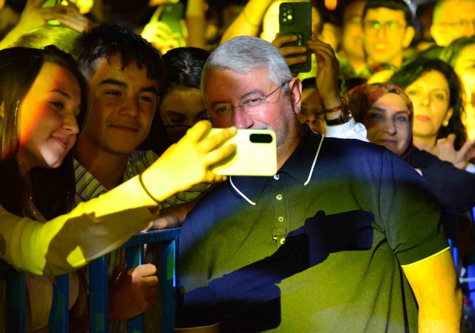 Hitit Festivali&rsquo;nde Musa Eroğlu r&uuml;zgarı esti