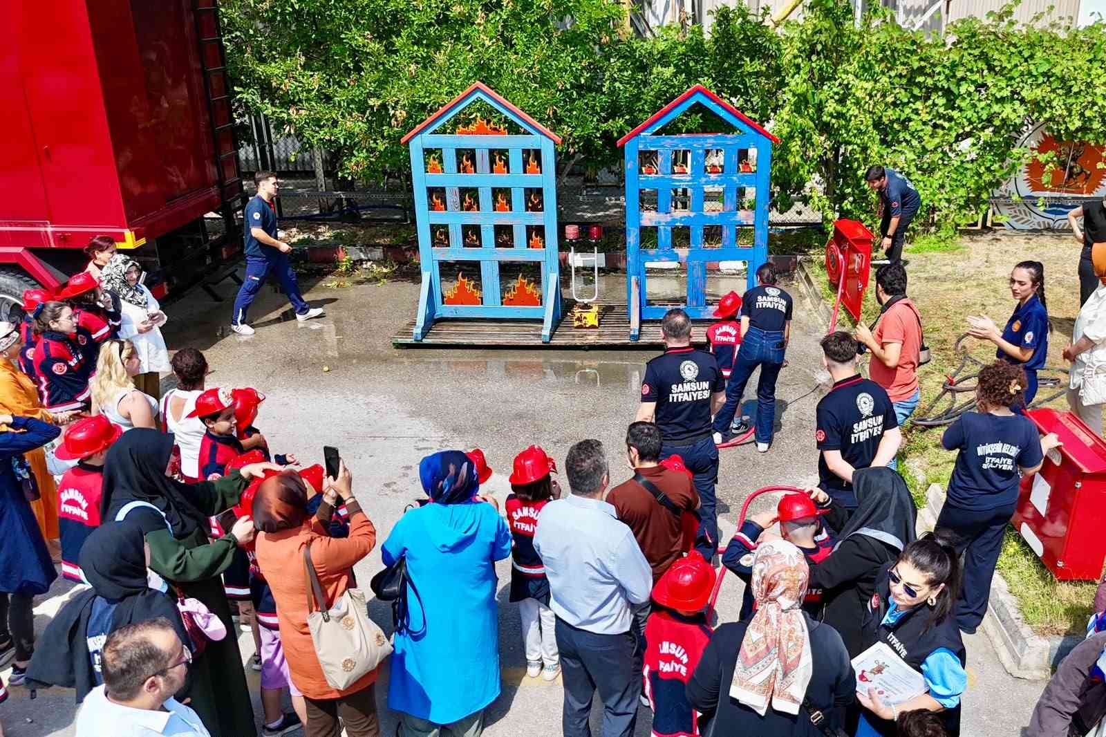 Özel çocuklar itfaiyeci oldu