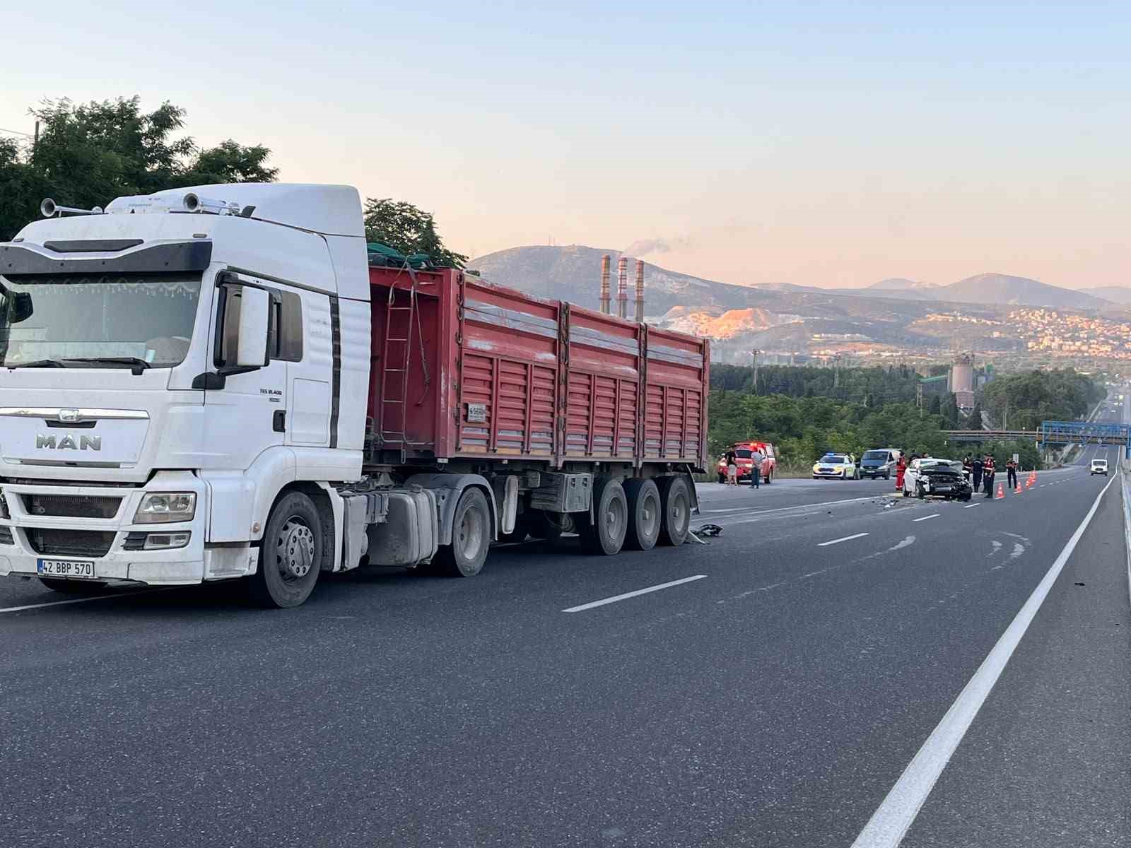 Tıra arkadan çarpan otomobildeki Rus kadın hayatını kaybetti
