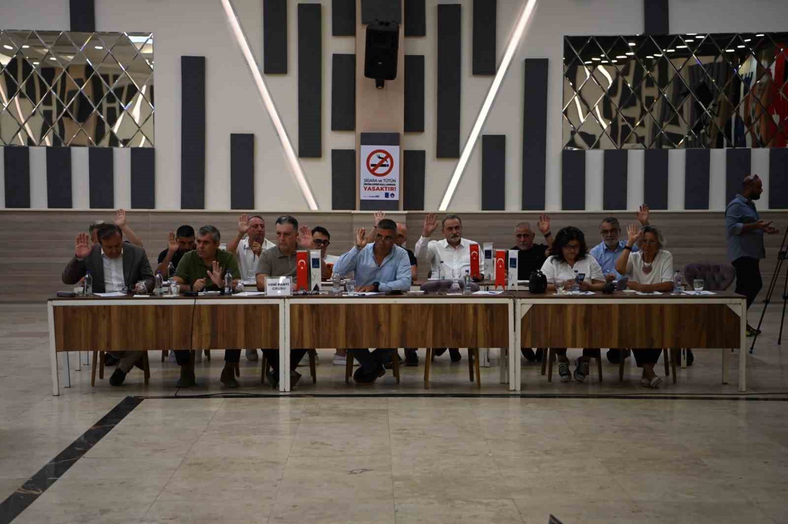 Başkan Vekili Demirtaş: "Alışveriş merkezi yapılması söz konusu bile değil"