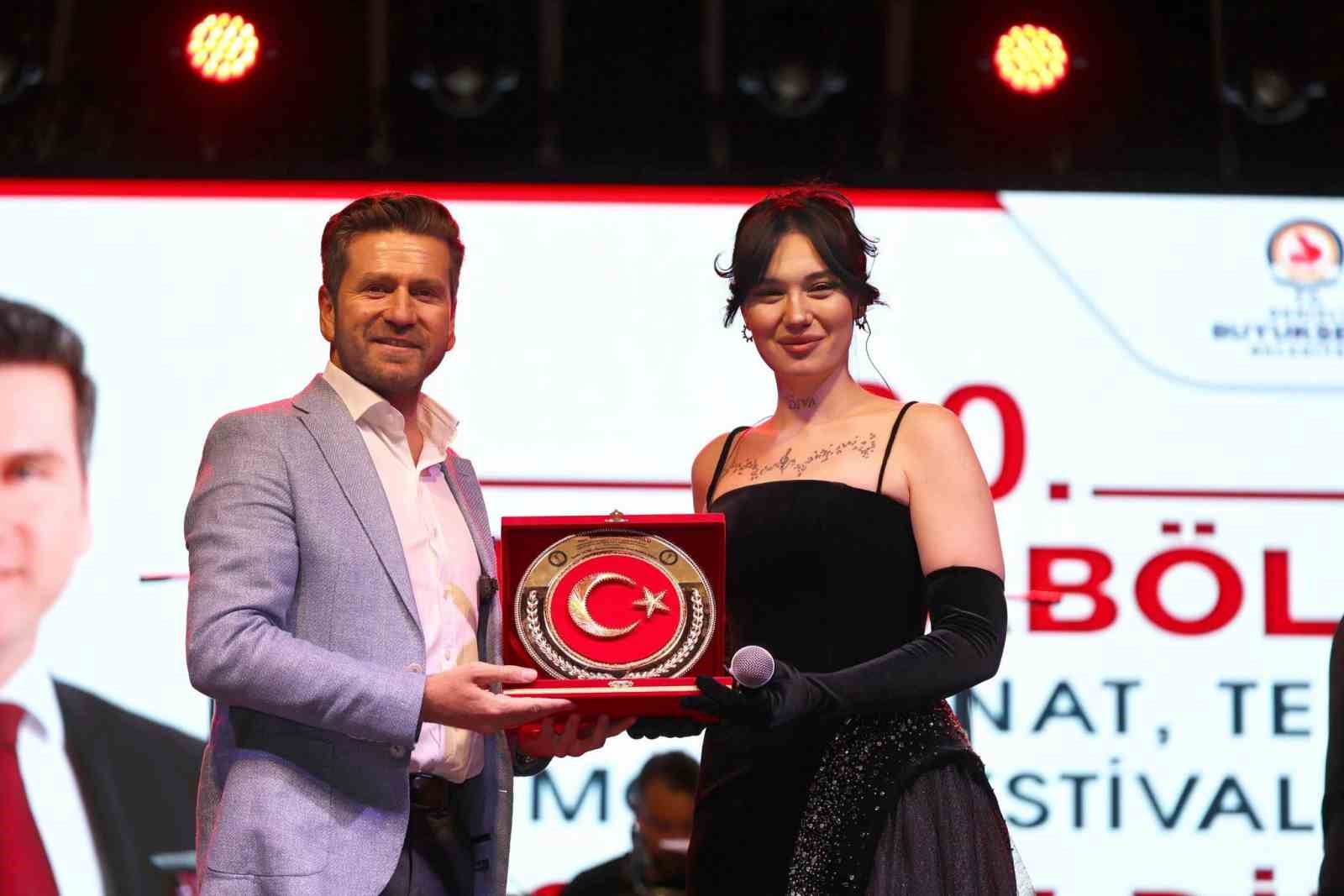 30. Kızılcabölük Kültür, Sanat, Tekstil ve Moda Festivali coşkuyla başladı