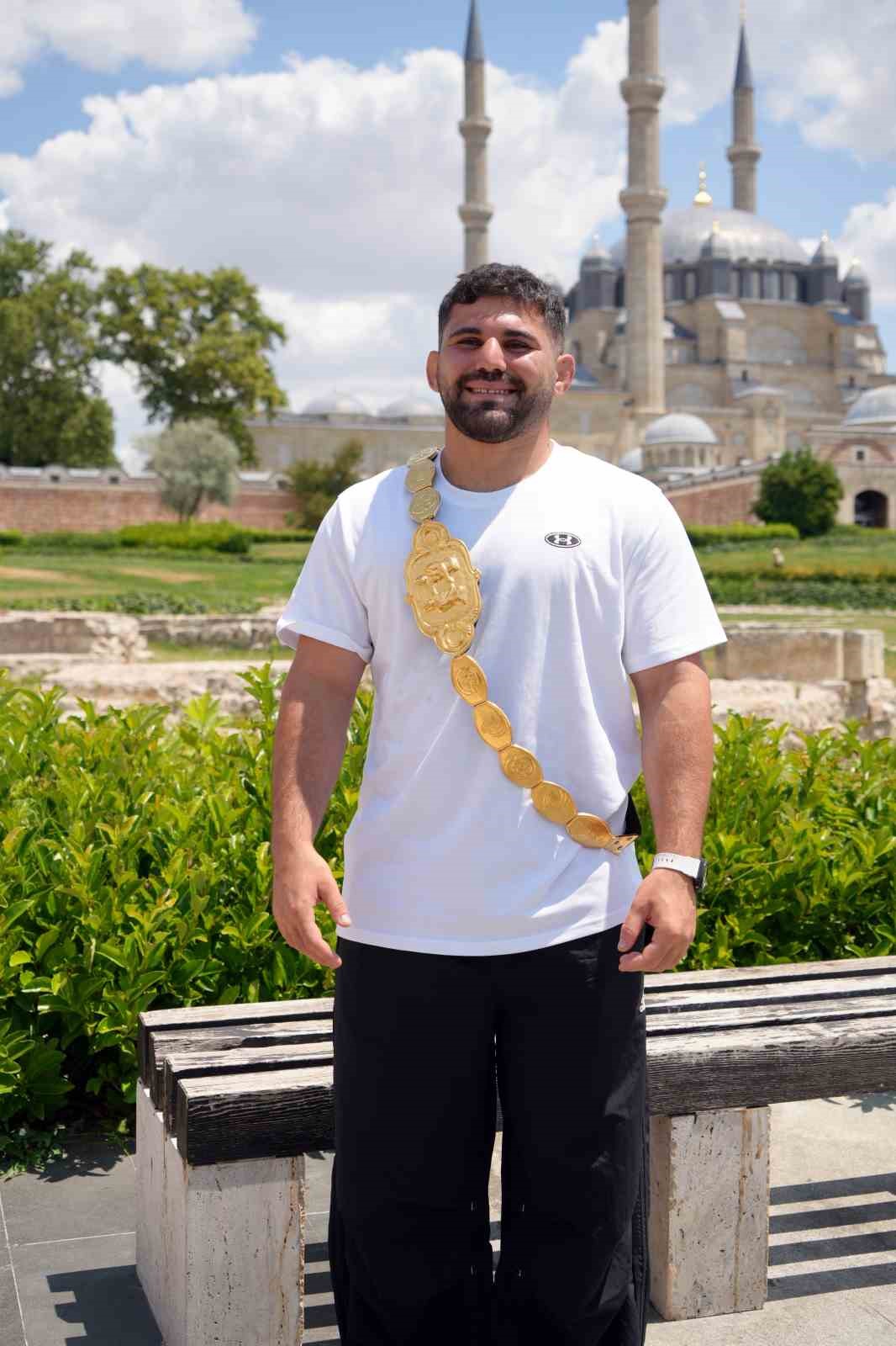 Başpehlivan Erkan Taş: "Hedefim altın kemeri uzun yıllar korumak"