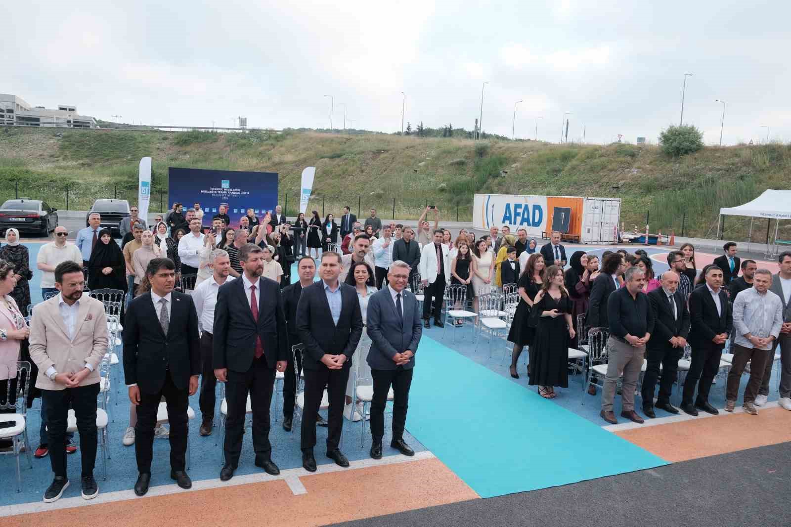 İstanbul Havalimanı Mesleki ve Teknik Anadolu Lisesi ilk mezunlarını verdi