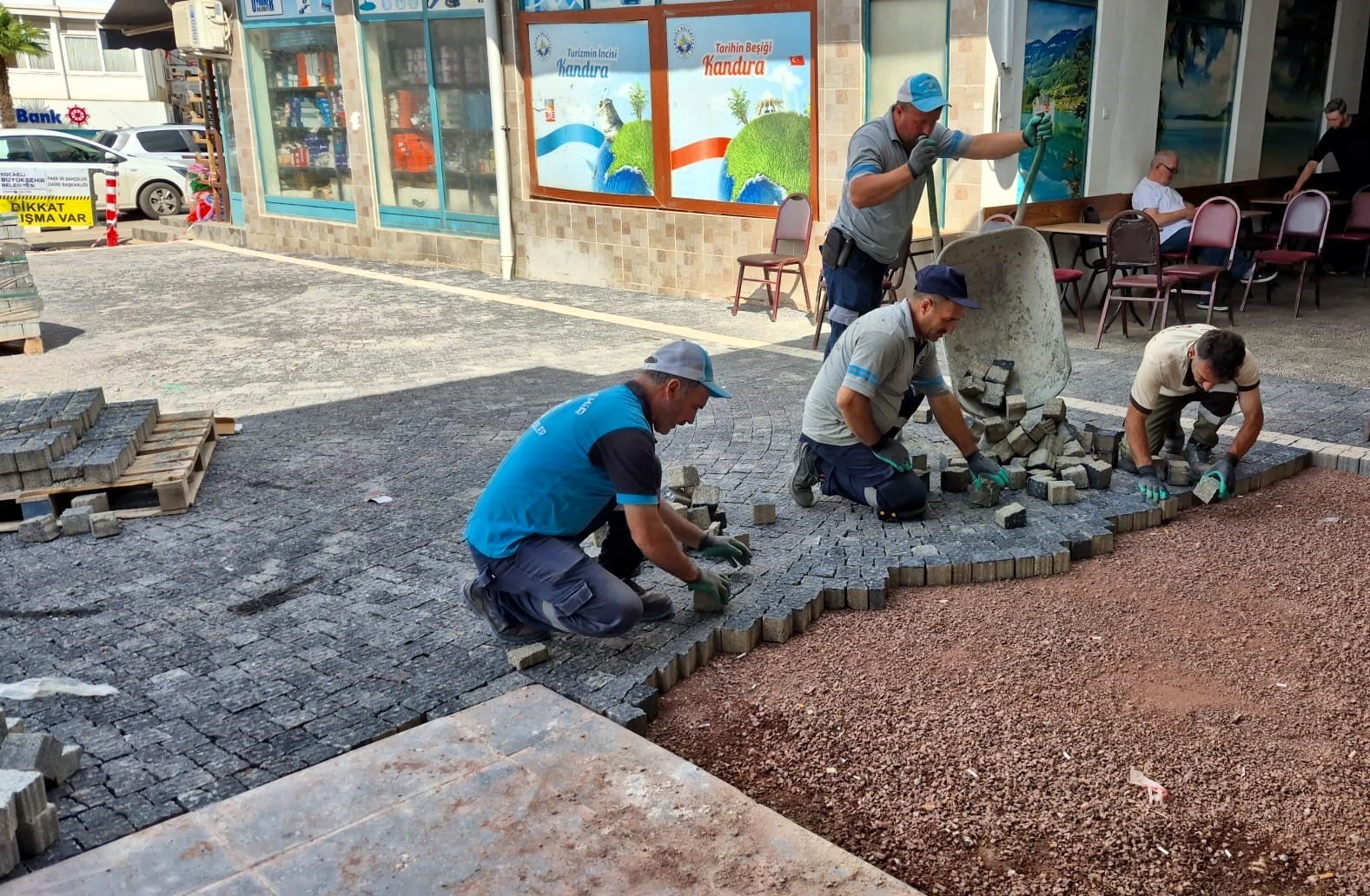 Kandıra’nın yeni meydanı şekilleniyor