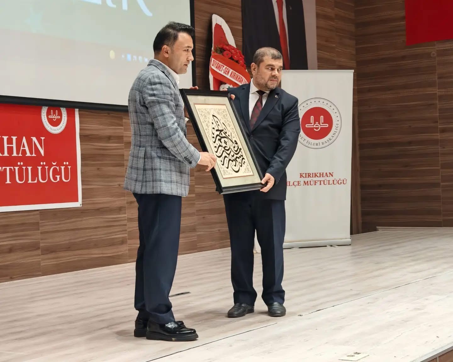 Kırıkhan’da "Peygamberimiz ve Güzel Ahlak" konferansı düzenlendi