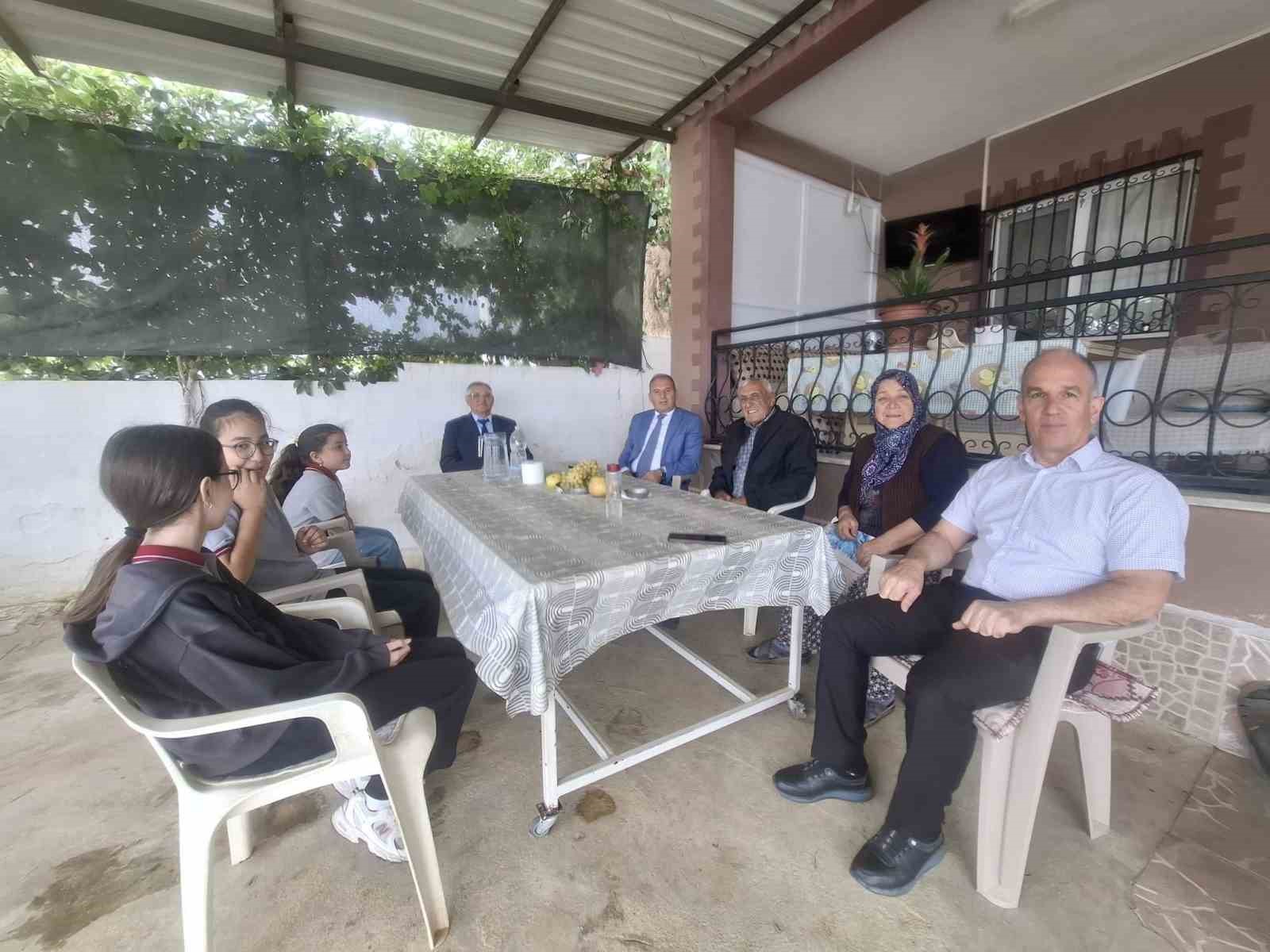 Sarıgöl’de şehit ailesine vefa ziyareti