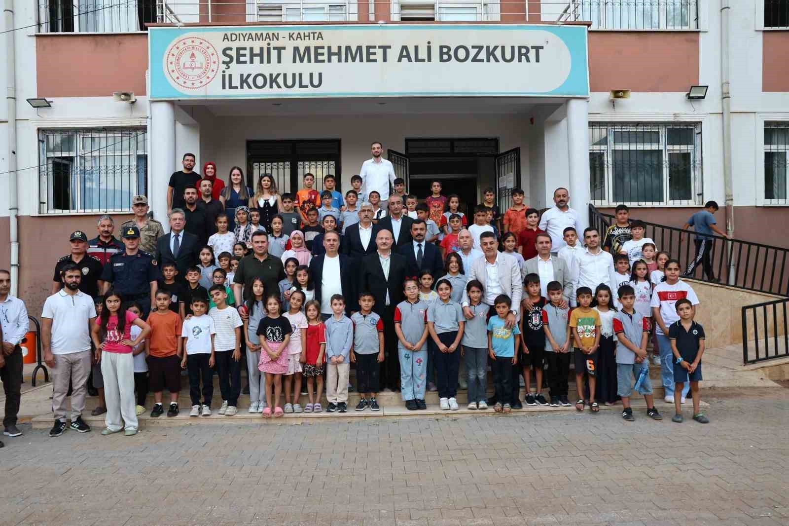 Vali Küçük, Kahta’da esnaf ve vatandaşlarla bir araya geldi
