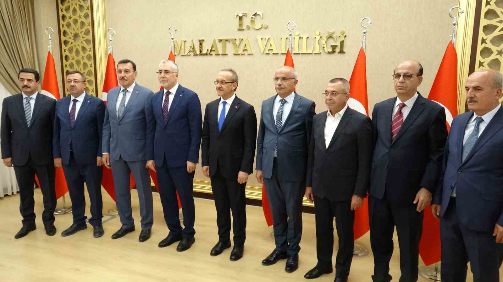Bakan Işıkhan Malatya’da temaslarına başladı