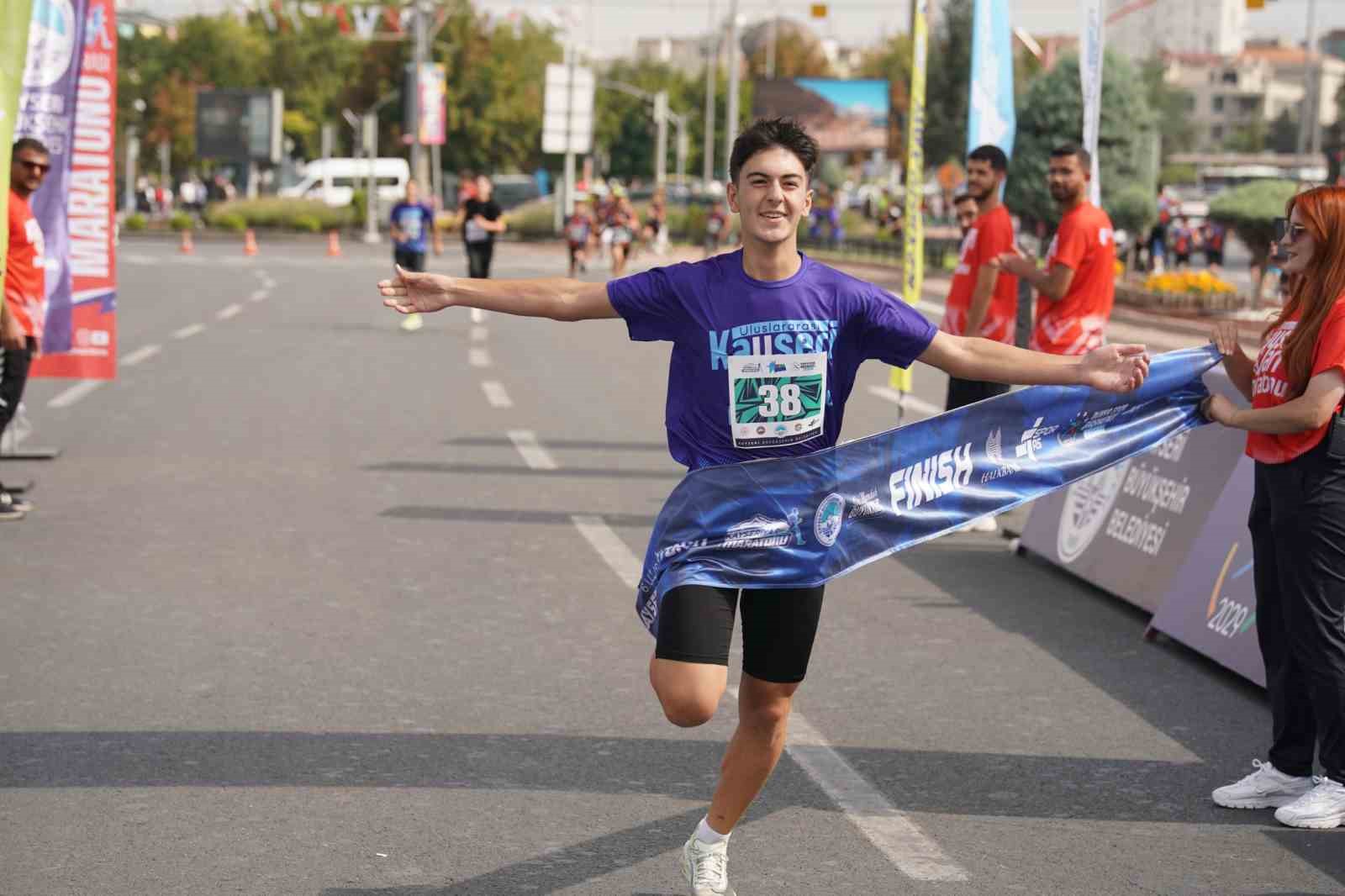 6. Uluslararası Kayseri Yarı Maratonu&rsquo;na saatler kaldı